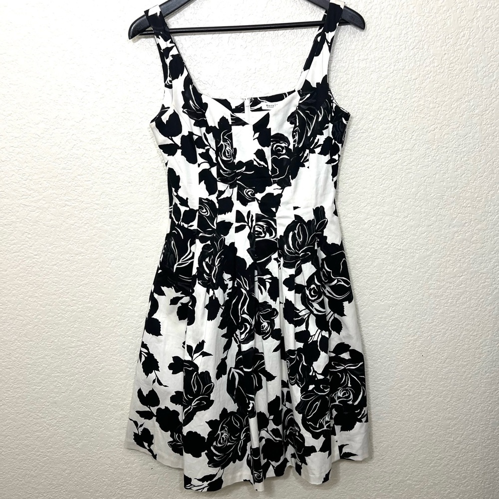 White House Black Market White Black Floral Sleeveless Dress Size 6 - Picture 1 of 11